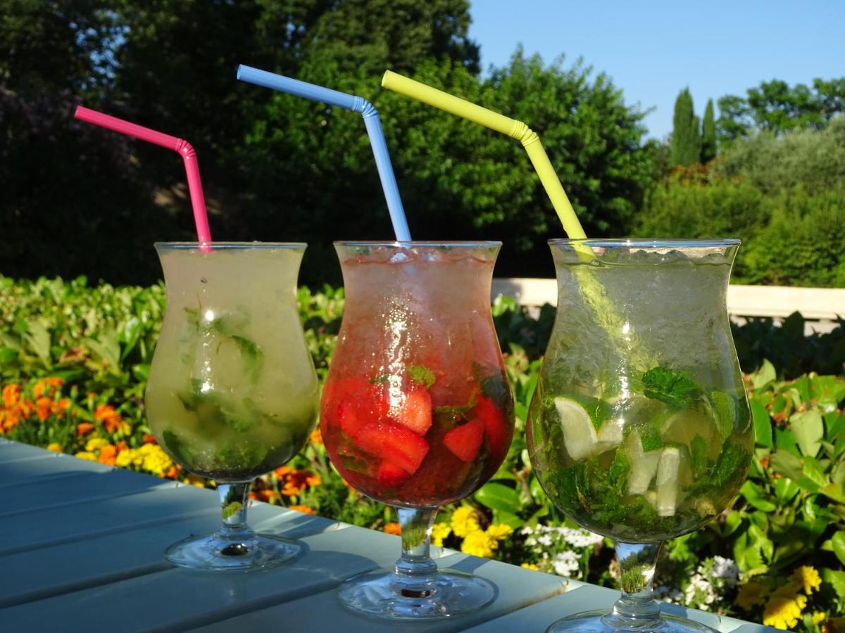 Domaine Le Moulin Neuf Hotel Saint-Quentin-la-Poterie Ngoại thất bức ảnh