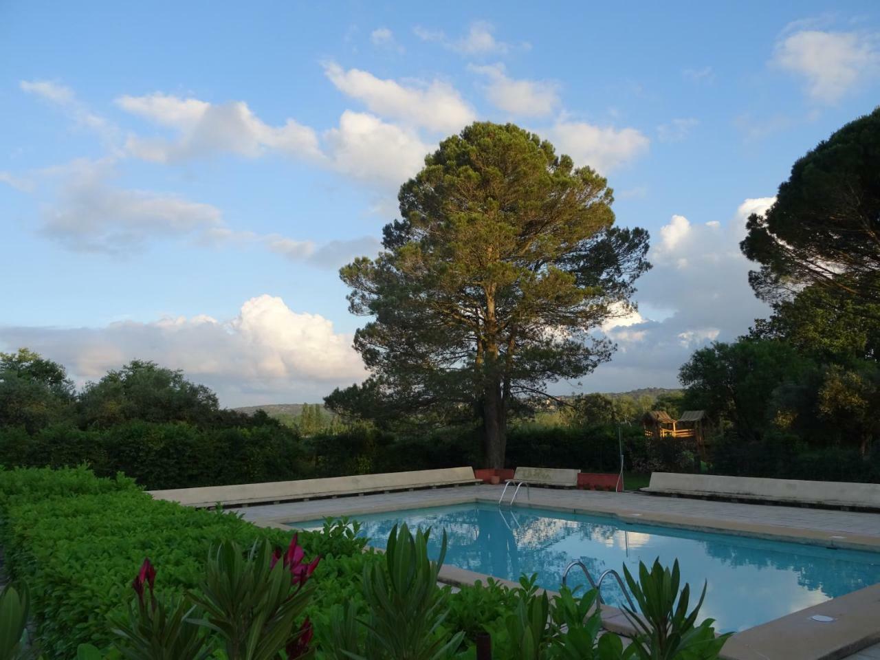Domaine Le Moulin Neuf Hotel Saint-Quentin-la-Poterie Ngoại thất bức ảnh